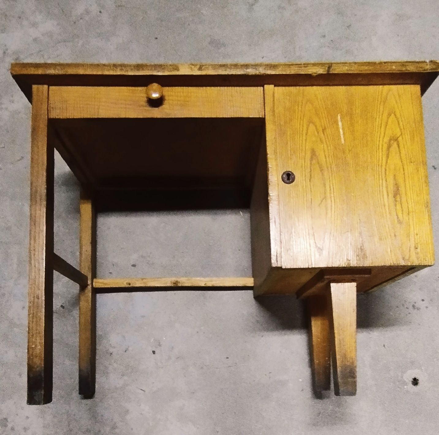 Biurko drewniane małe do renowacji