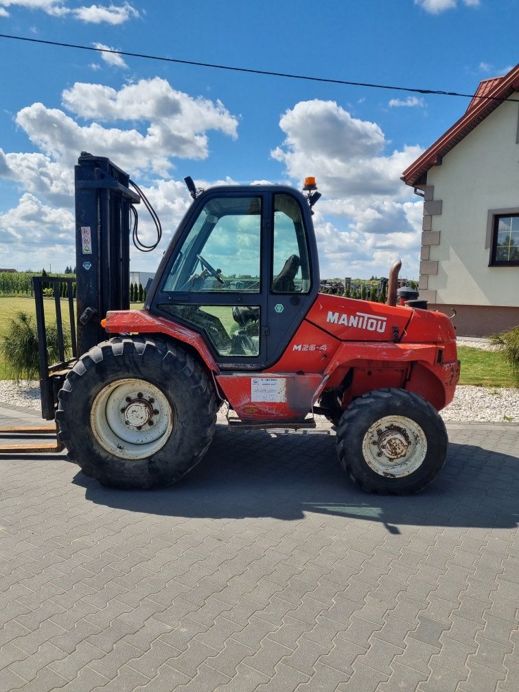 Manitou M26-4 maszt triplex 5.4m Wózek Widłowy Terenowy 4x4