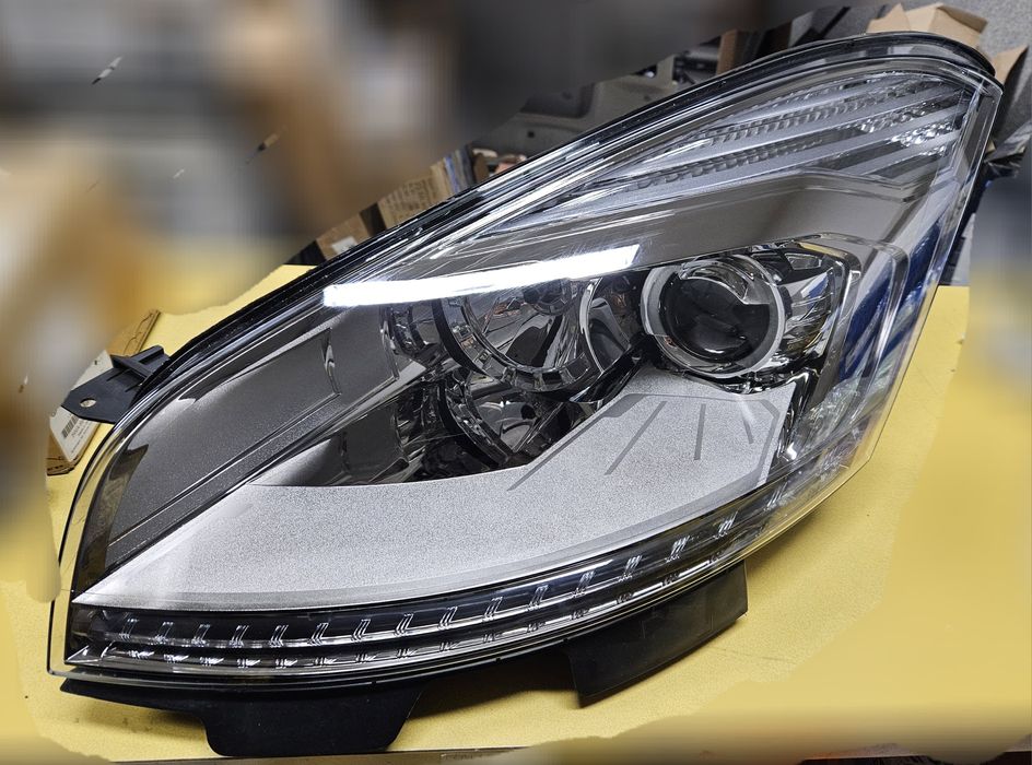 Citroen C4 Picasso Grand nowa przednia lewa lampa Bi-xenon Hella