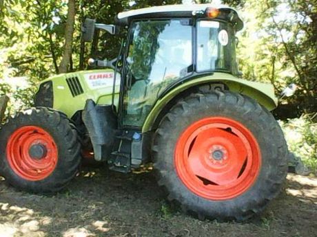 tractor claas arion 440