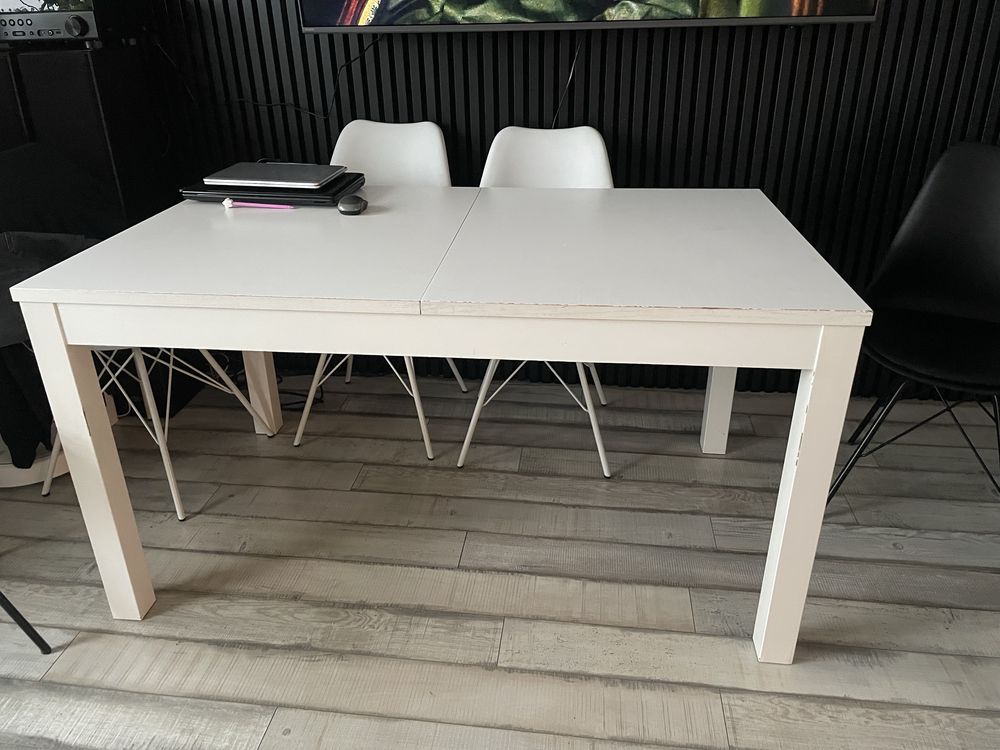 Bialy rozkladany stol Ikea