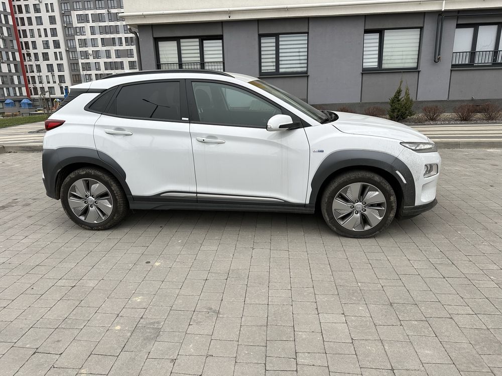 Hyundai Kona 39 kW 2020 e golf leaf niro ioniq zoe