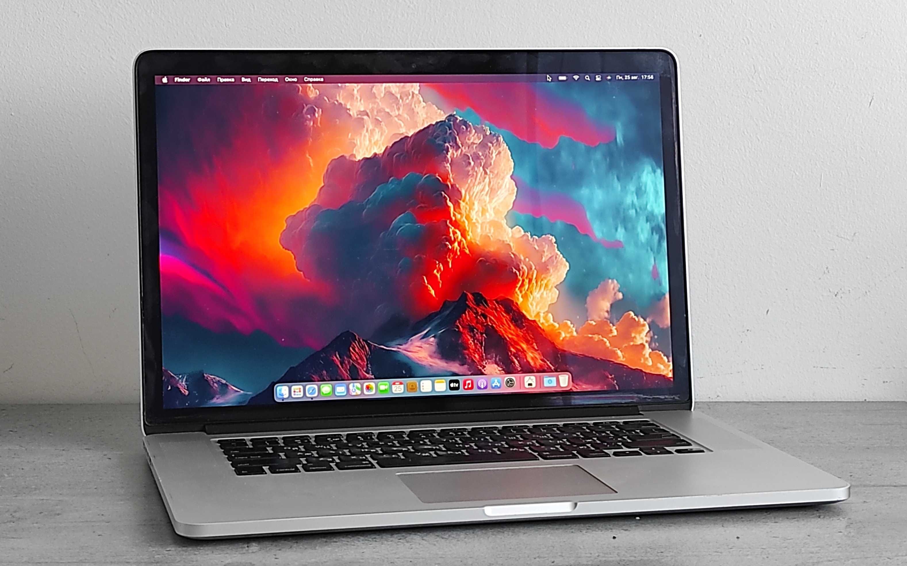 MacBook Pro (Retina, 15-inch, Mid 2015) 16/256ГБ, M370X. Ноутбук Apple
