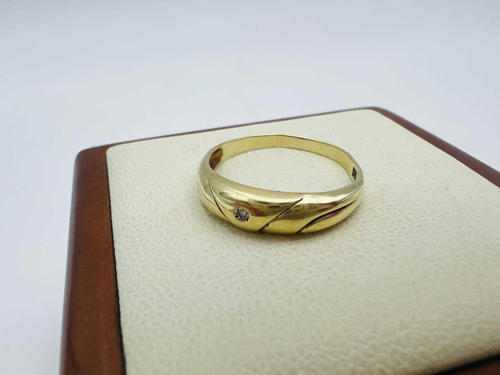 Złoty pierścionek próba 585 z diamentem + certyfikat 1,37g