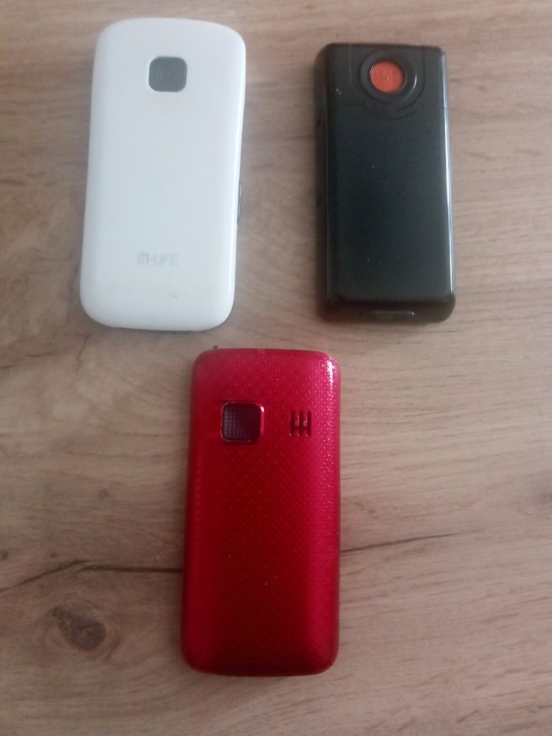 Zestaw telefonów dla seniora uszkodzonych