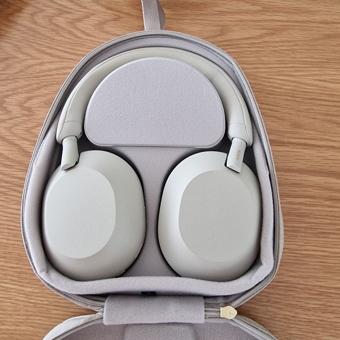 Auscultadores Sony WH-1000XM5