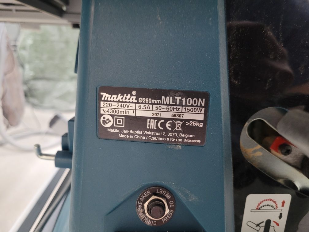 Piła stolowa Makita MLT100N 1500 W z wózkiem