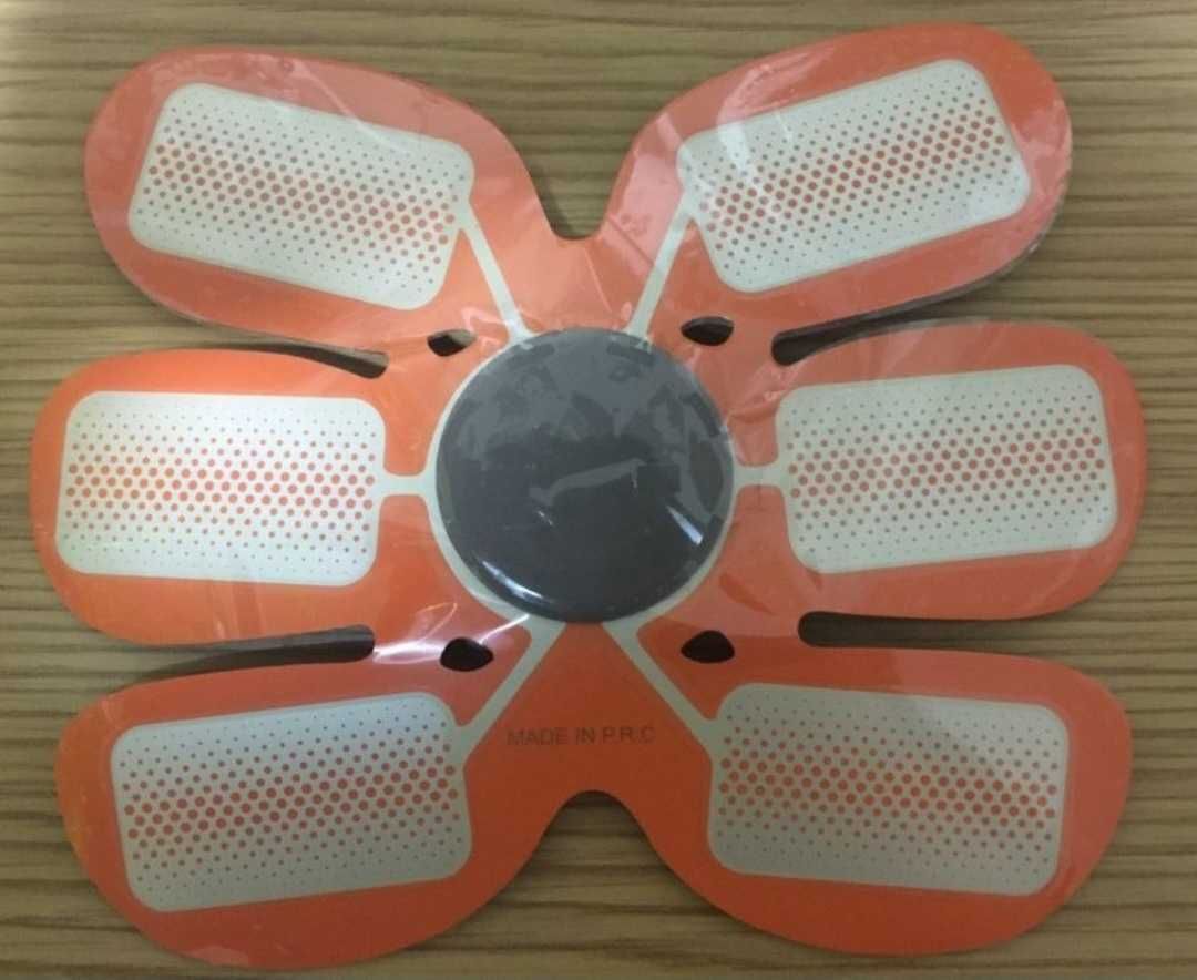 Миостимулятор массажер для пресса Ems Trainer. Тренажер bluetooth.