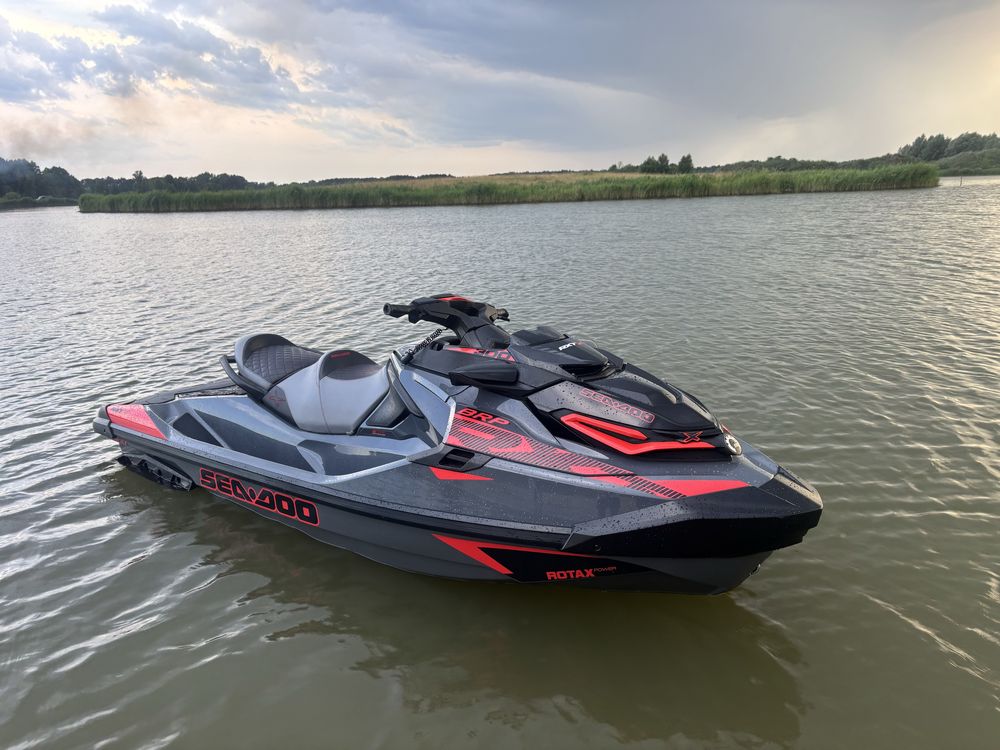 Sea Doo RXT 300. z przyczepką.