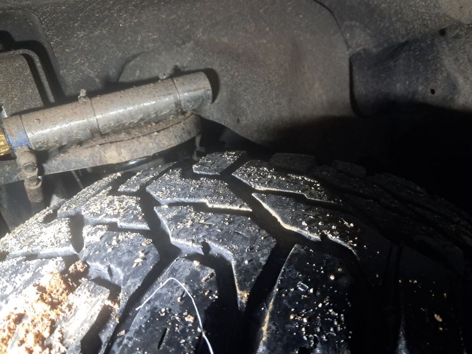 Conjunto jantes e pneus furação japonesa