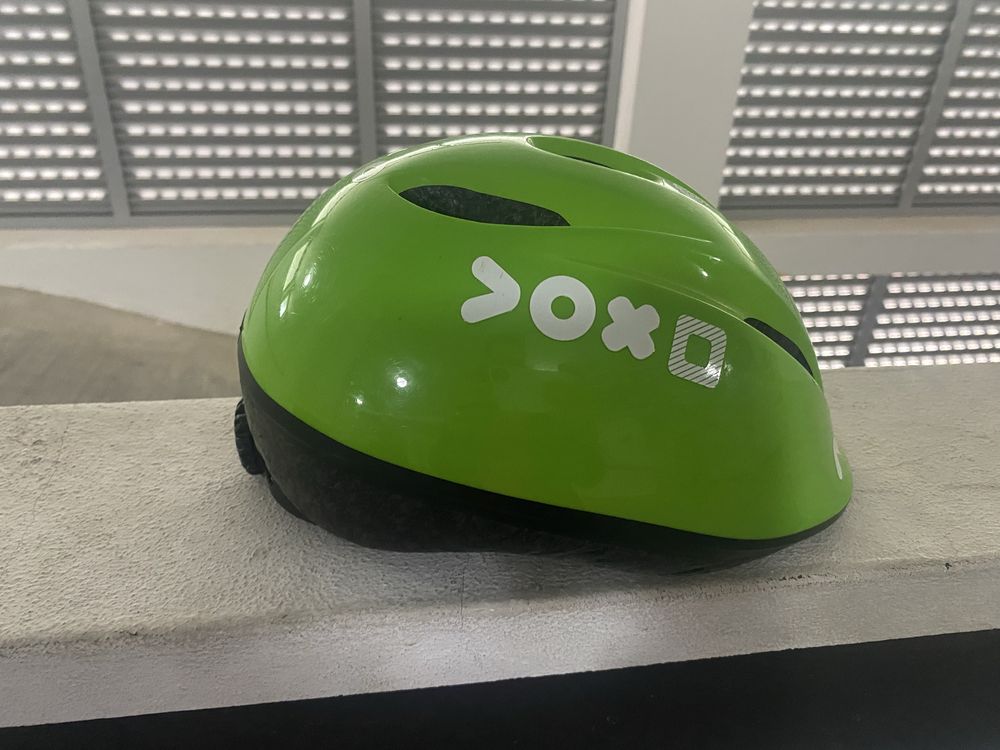 Capacete infantil verde – Tamanho ajustável