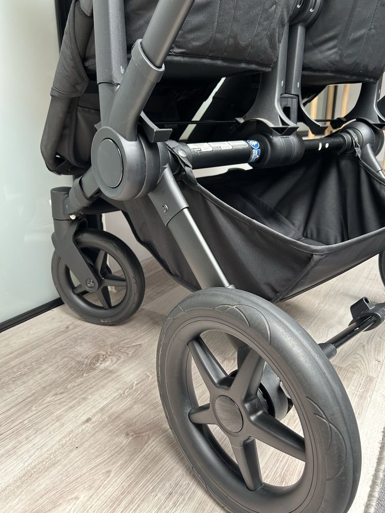 Wózek Bugaboo Donkey 5 czarny rok po roku