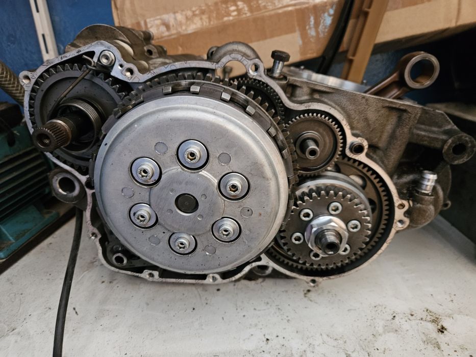 ktm exc 450 525 sx 520 sprzeglo kosz wałek kopki stelaż siedzenie 400