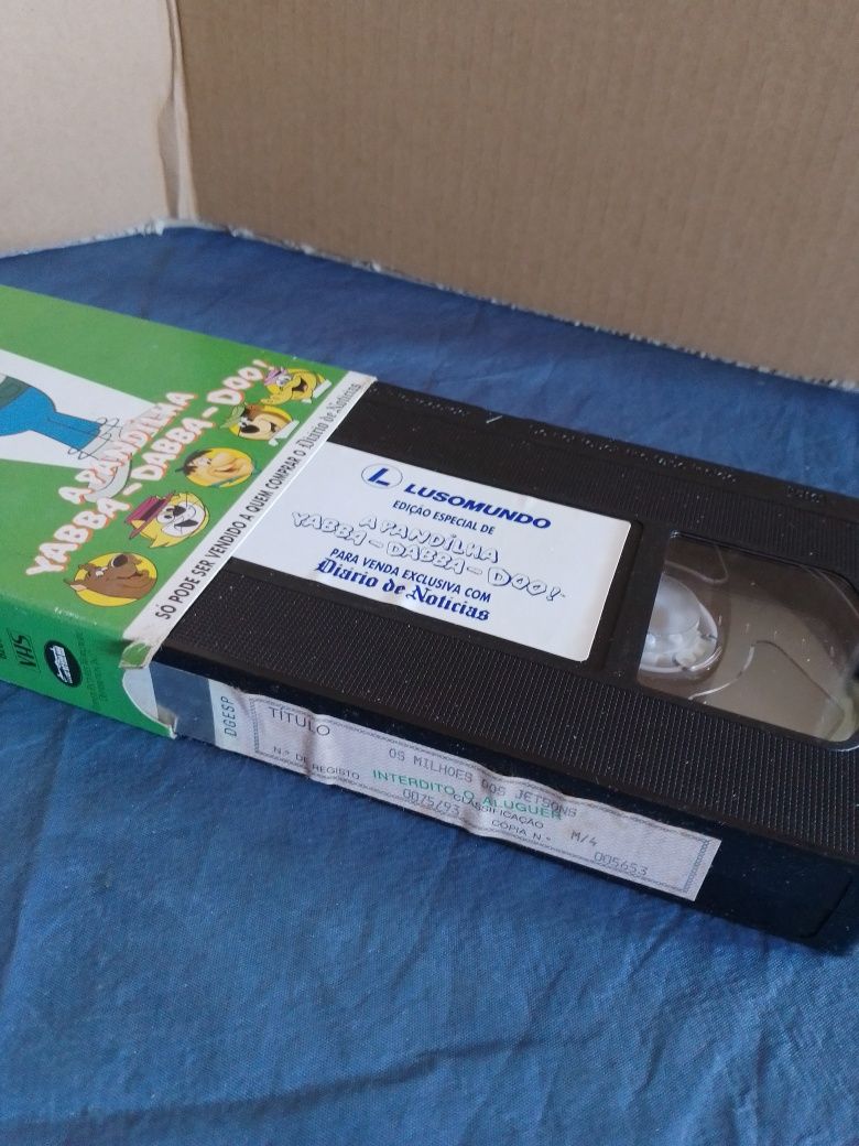 Cassetes VHS com filmes de animação clássica