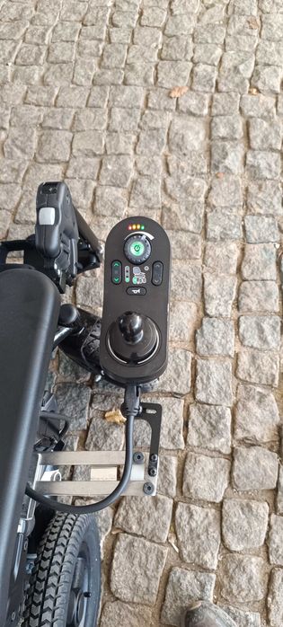 Cadeira de rodas elétrica Invacare Kite