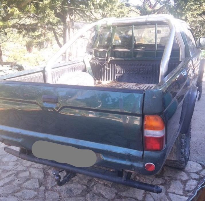 Caixa metálica L200 club cab