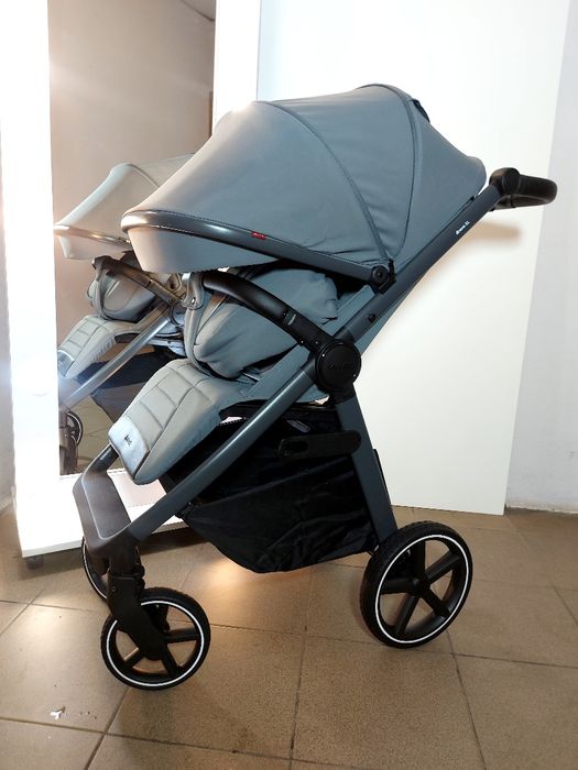 Carrello bravo DELUX Sl прогулянкова модель 2025 року