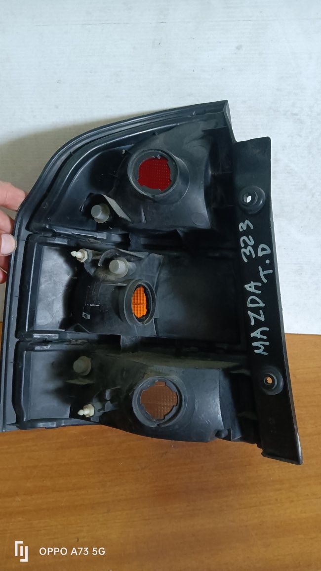 Farolim Mazda 323 de 3 portas direito