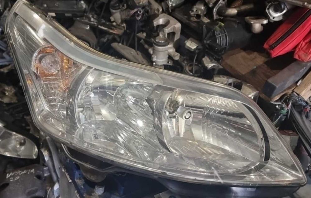 lampa przednia lampy przód Citroen C4
