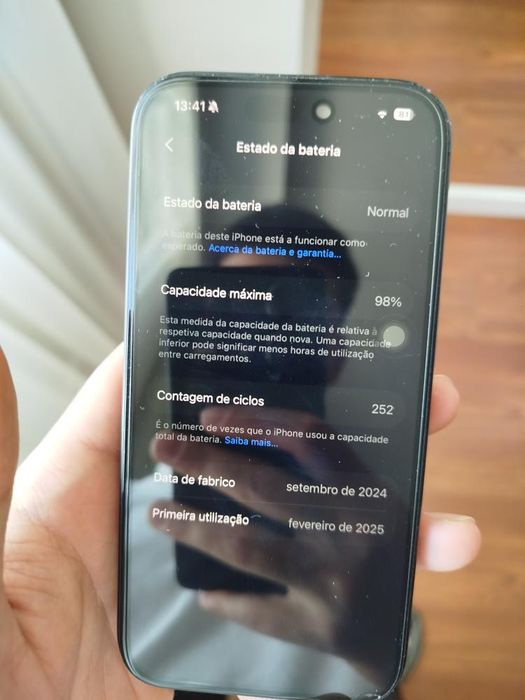 Iphone 16 preto titanico