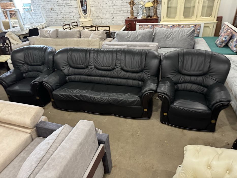 Шкіряний розкладний диван і 2 крісла. Ідеал. Кожа