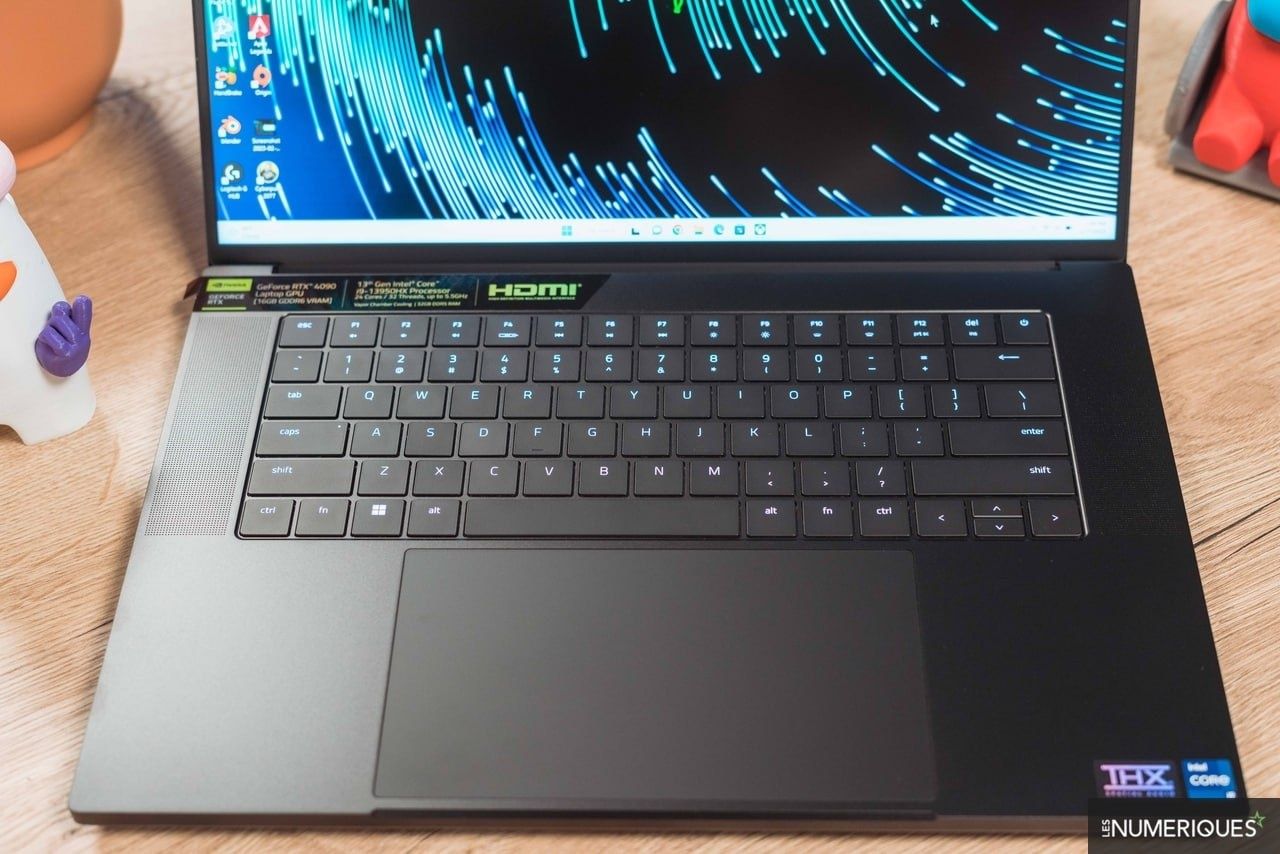 Эксклюзив!Razer Blade 16 (13950HX/32Гб/2Тб/4090/Mini-LED),гарантия.