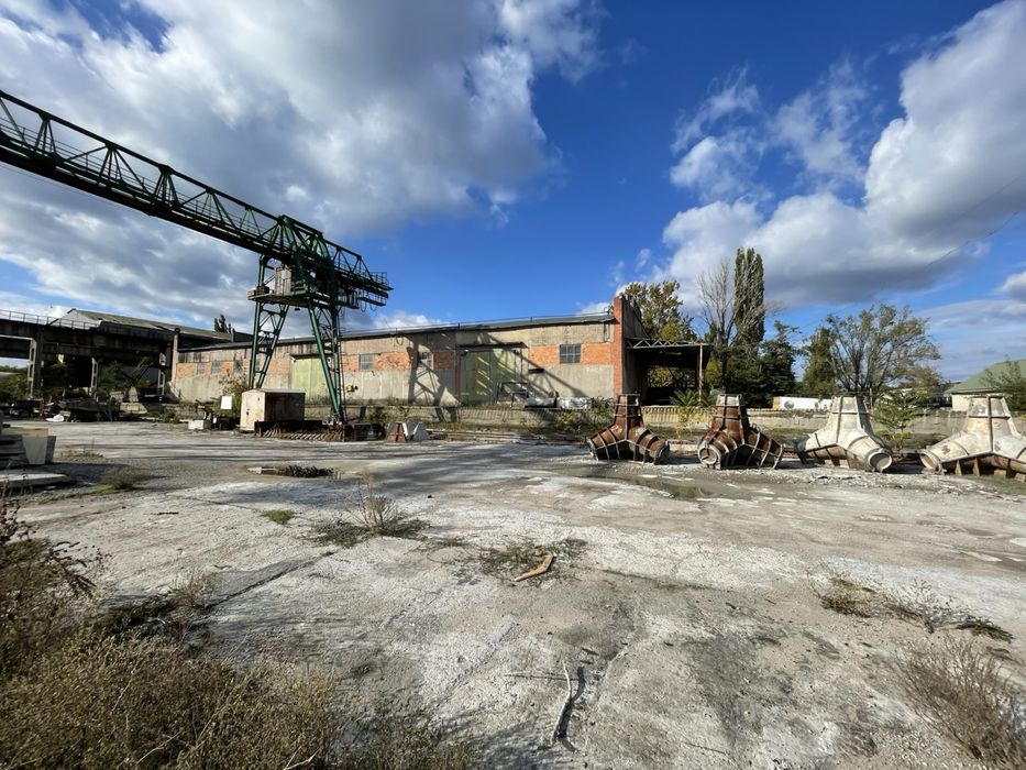 Здам в оренду цілий або частину майданчика