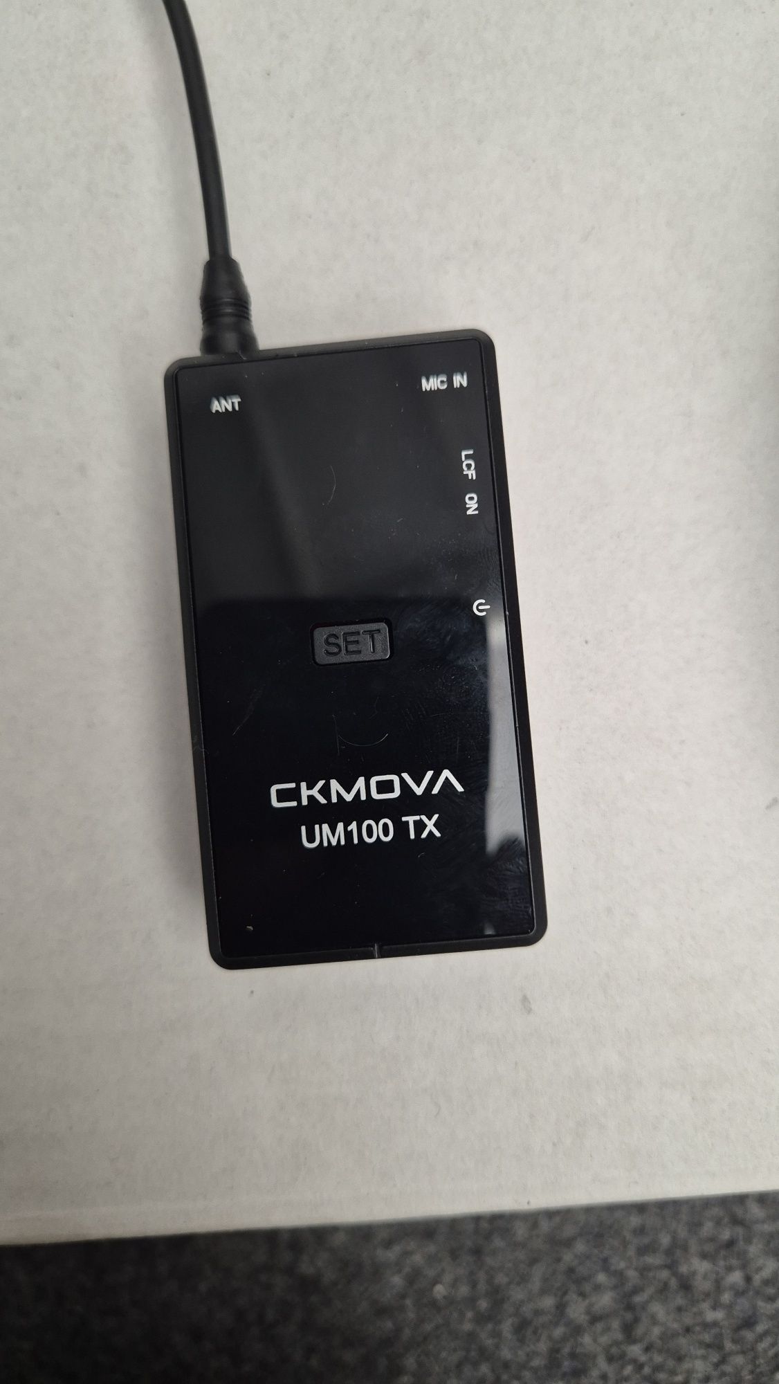Mikrofon/nadajnik bezprzewodowy CKMOVA UM100 KIT1