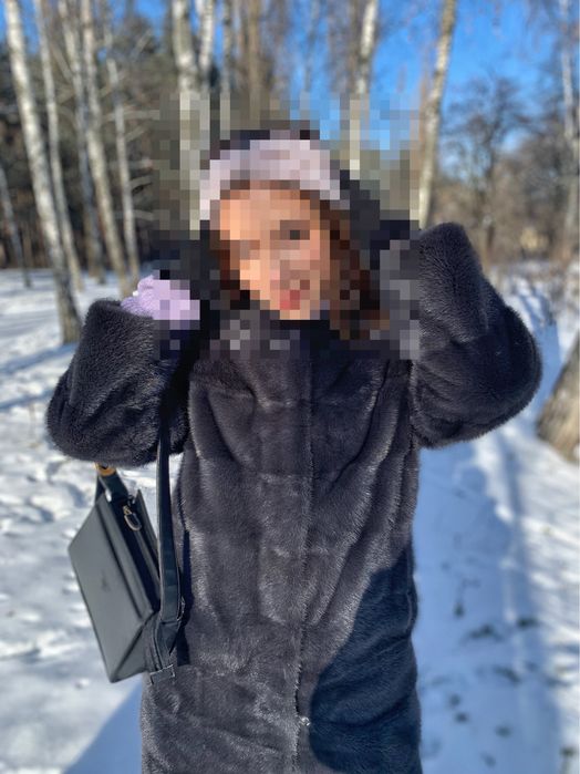 Норкова шуба з капюшоном