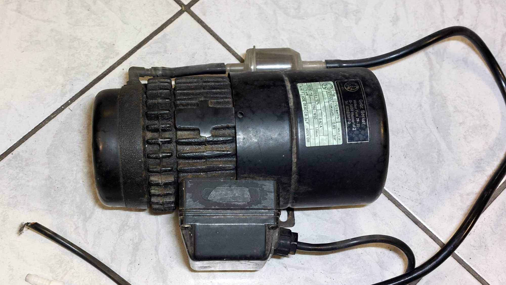 Pompa próżniowa 25 l/min.
