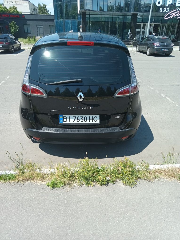 Продам Renault Scenic 2012