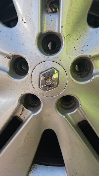 Продам резину з дисками R18