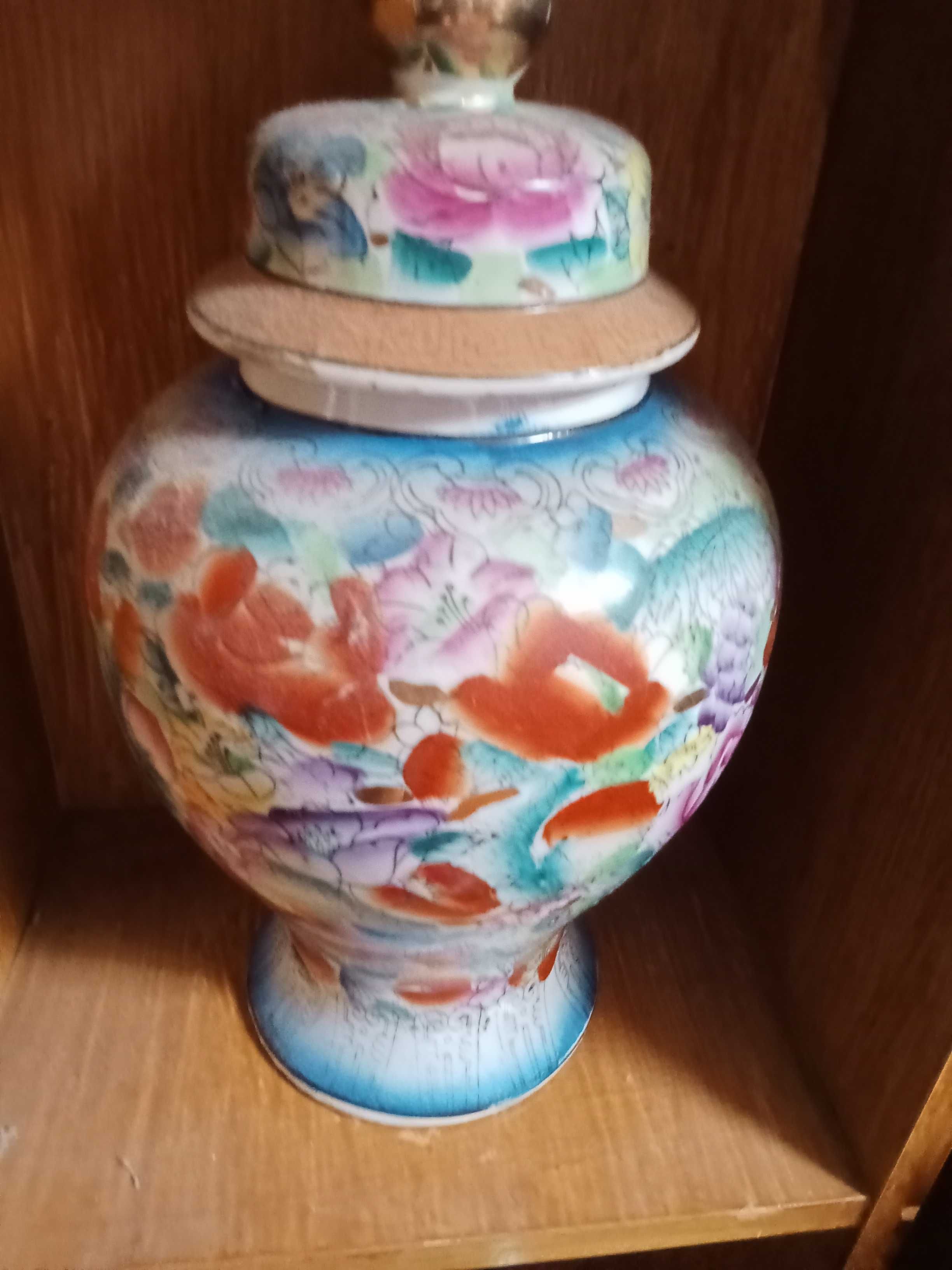 Louça antiga para decoração