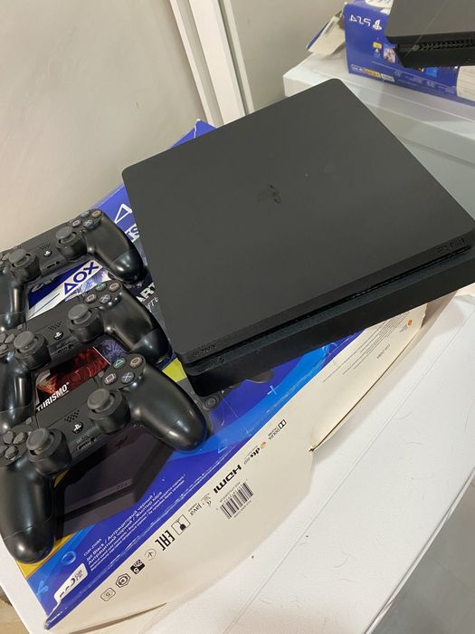 Продам Сони Плэйстейшен 4