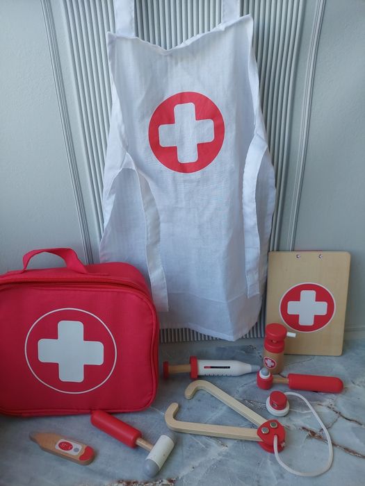 Деревяний набір лікаря