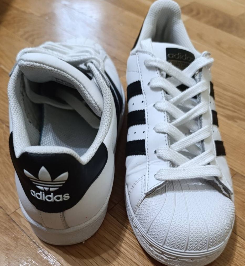 Adidas (оригінал)