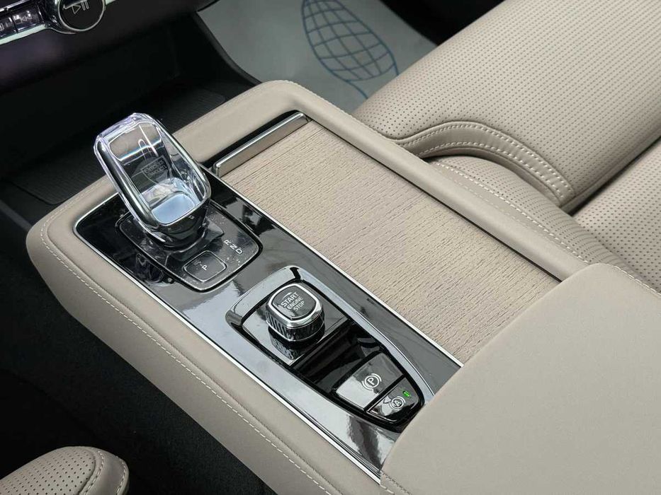 2024 Volvo XC90 Т8 II