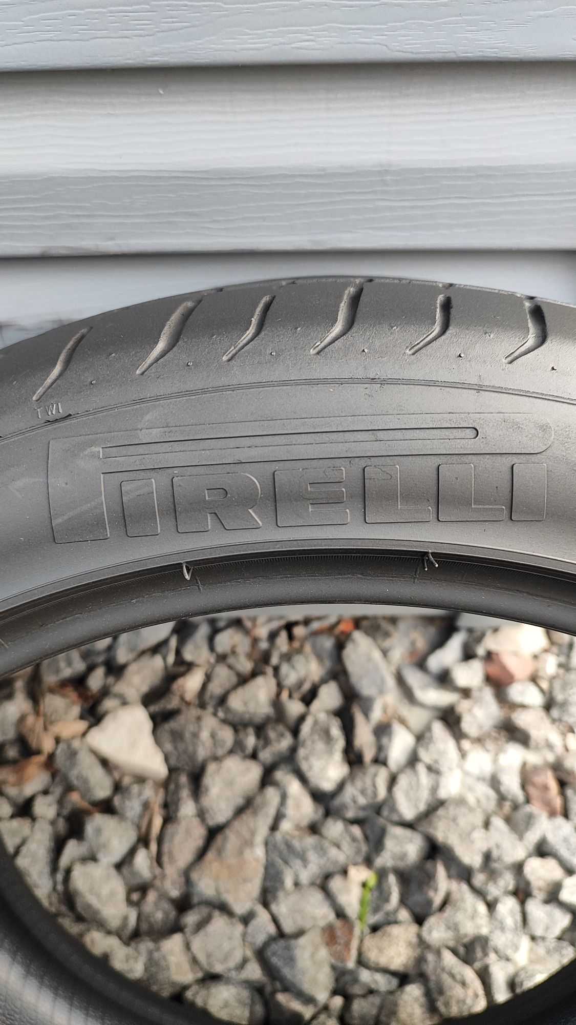 Шини Pirelli літні 255/40 R19