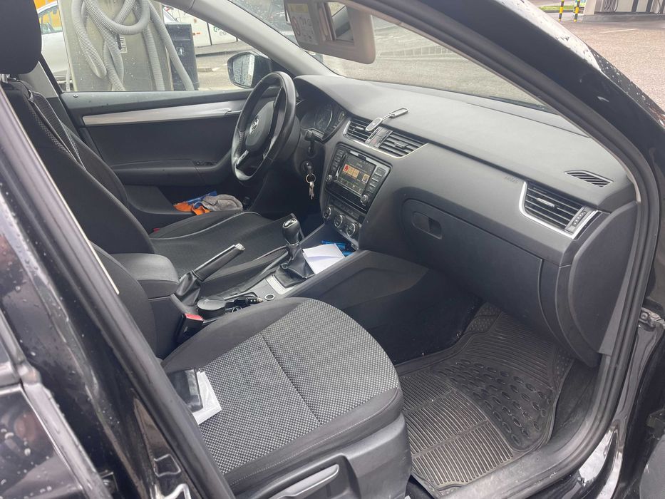 Skoda Octávia Break 1.6 TDI 110cv, junho 2015