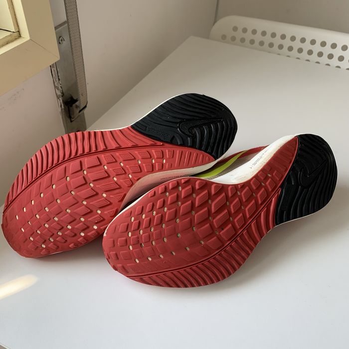 Sapatilhas de Corrida Nike Air Zoom Vomero 16