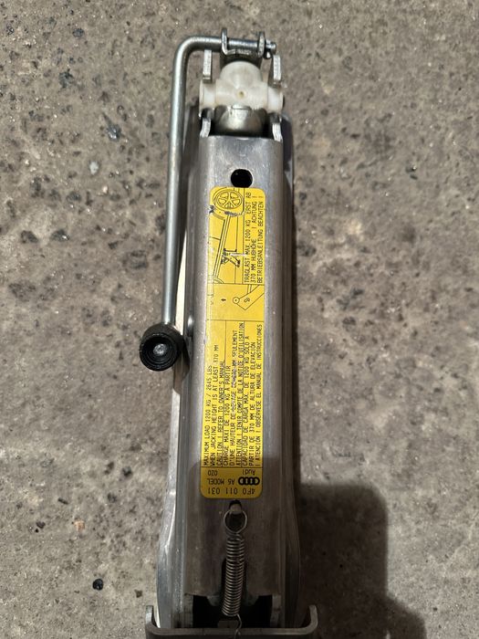 Новий оригінальний домкрат Audi, донкрат ауді