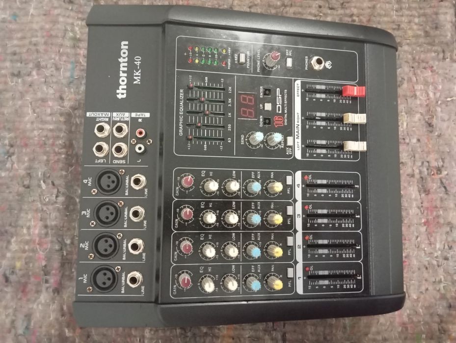 Mesa de som amplificada Thornton Mk40