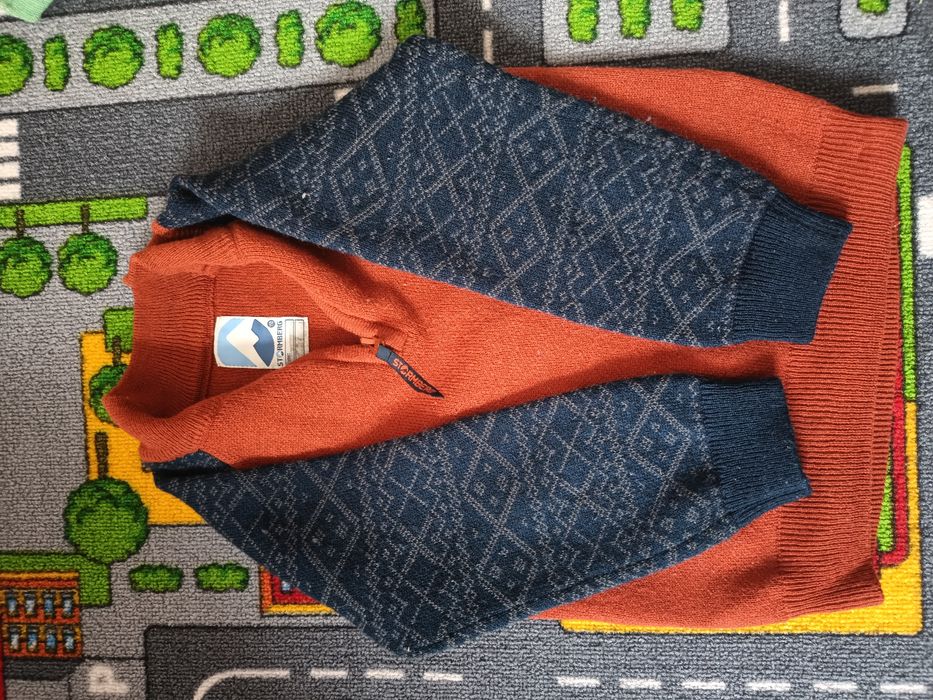 Sweter dziecięcy wełniany Stormberg r. 110