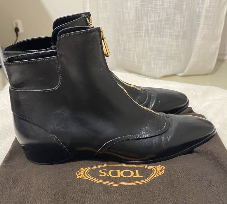 Skórzane sztyblety brytyjskiej marki TOD’S