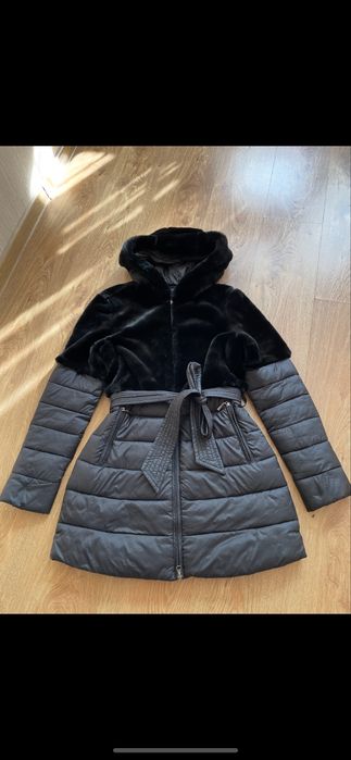 пуховик в идеальном состоянии размер S