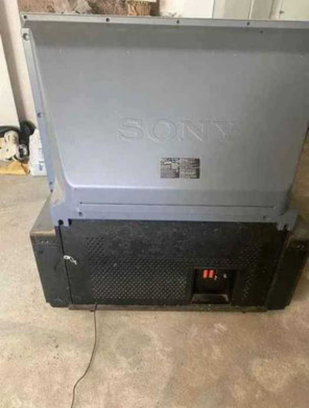 Vendo televisão Sony em bom estado e a funcionar perfeitamente