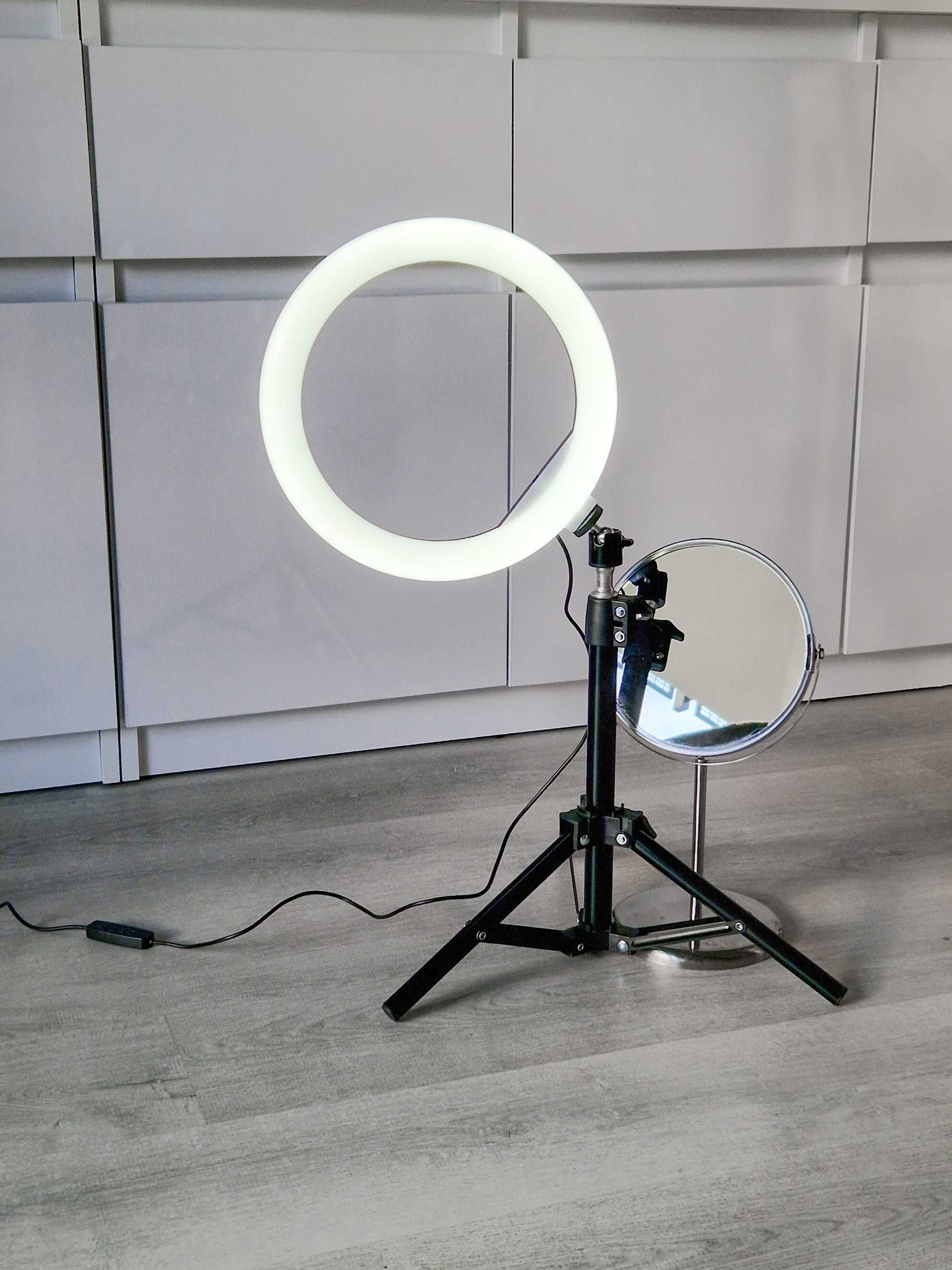 Lampa do makijażu i lusterko Ikea Trensum