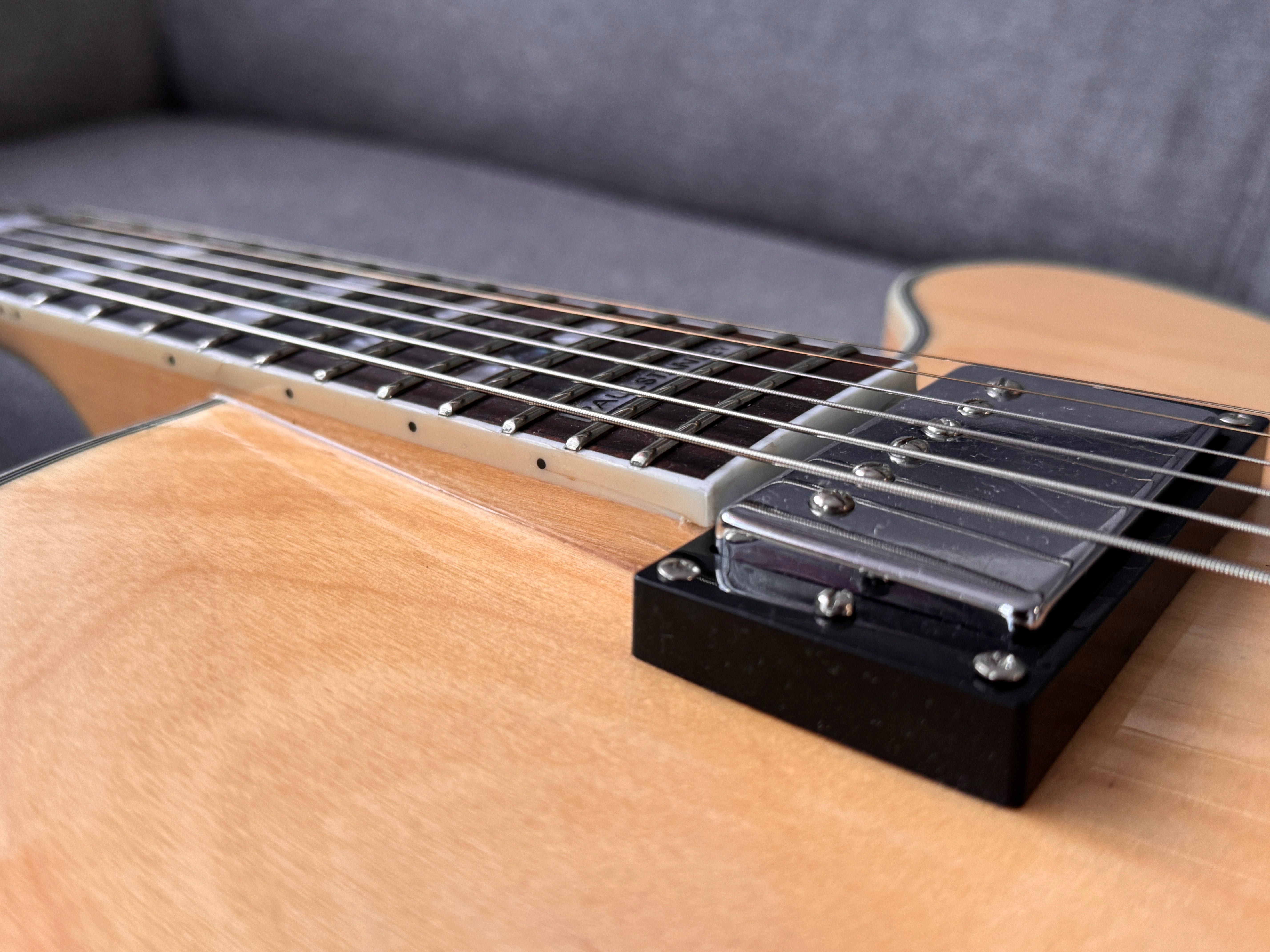 Gitara jazzowa hollow-body (typu Ibanez)