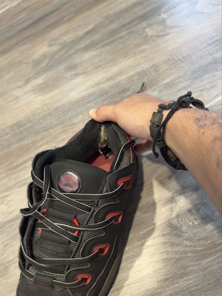 Osiris D3 OG black red