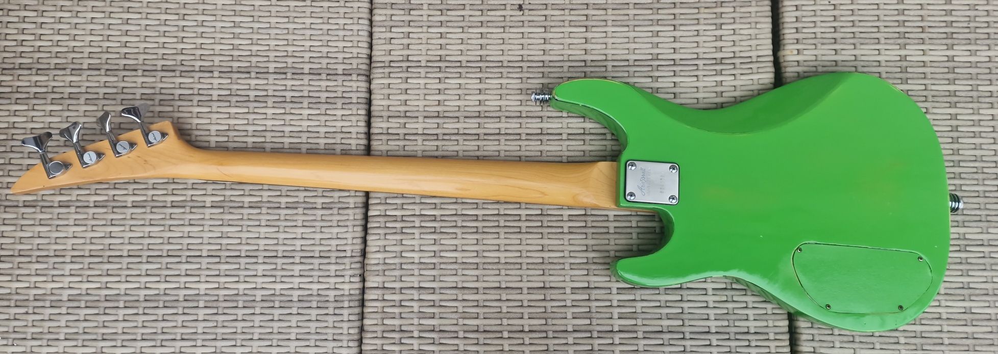 Gitara basowa Aria Pro II SLB plus wzmacniacz
